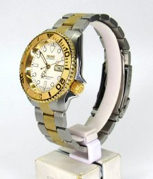 stainless strap white dial4